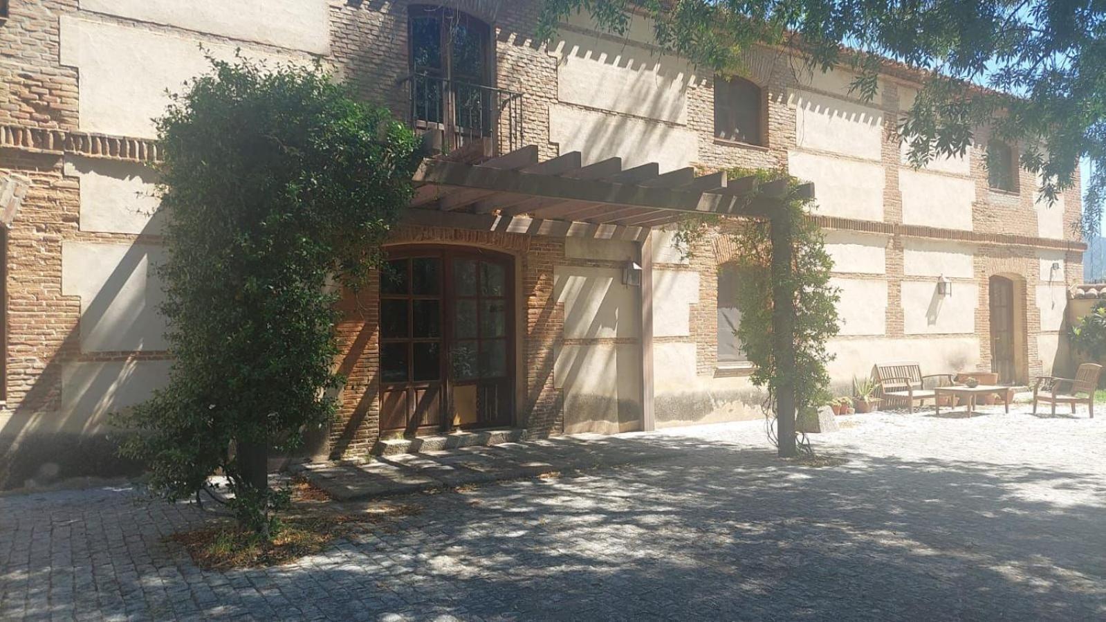 Apartmán La Resinera La Adrada Exteriér fotografie