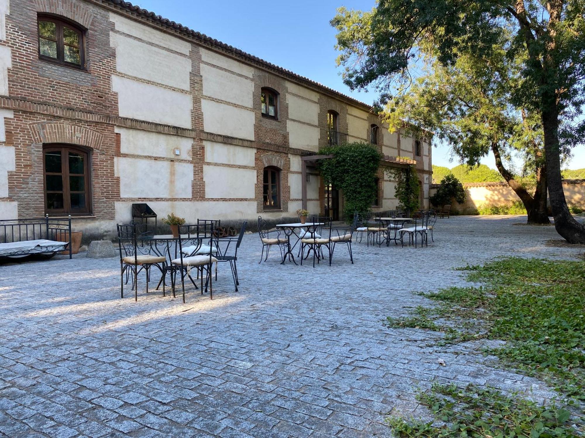 Apartmán La Resinera La Adrada Exteriér fotografie